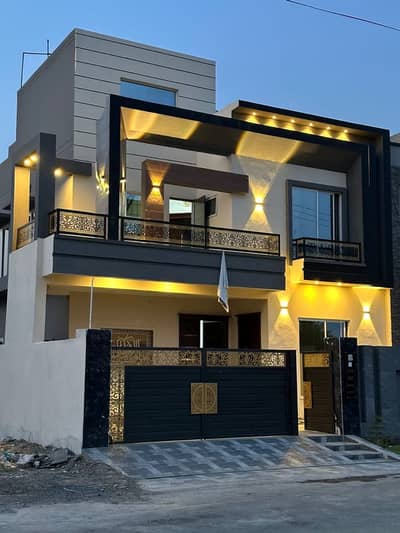 9 MARLA BRAND NEW HOUSE IN TIP PHASE 2 DEFENCE ROAD IS AVAILABLE FOR SALE