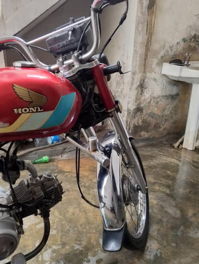 Metro for sale All documents clear ha neat and clean bike ha one hand