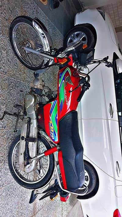 Honda cd 70 is 2018 red