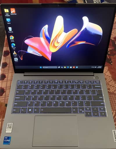 Lenova thinkbook i core 7 13 Generation 8GB RAM 512 SSD