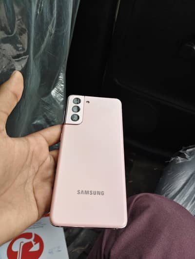 Samsung Galaxy s21 All okay mobile just a little dot In front camera