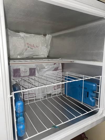 Dawlance deep freezer