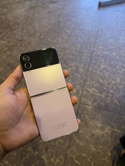 Samsung zflip 4(8/256)gb 1 sim time available with original box