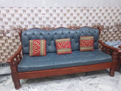 5-Seater Wooden Sofa Set – Good Condition
