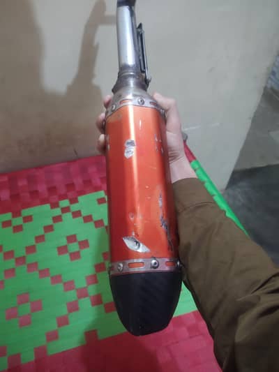 AKRAPOVIC Exhaust Bas Bhasti Colour hoga Baki bhott acha sound hai