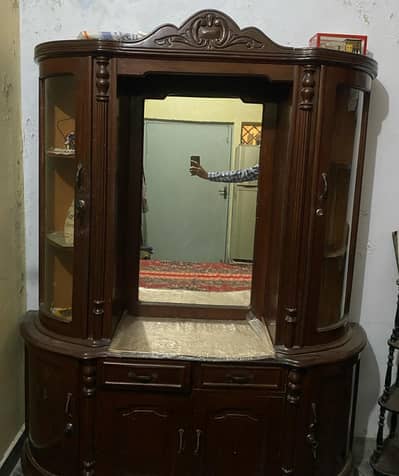 Solid wooden multi drawed dresser