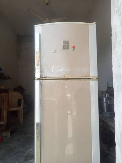 Dawlance Fridge Available for Sale Price 40000 Used