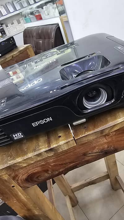 fuEpson tw400 full hd projector for sale 100 percent working condition