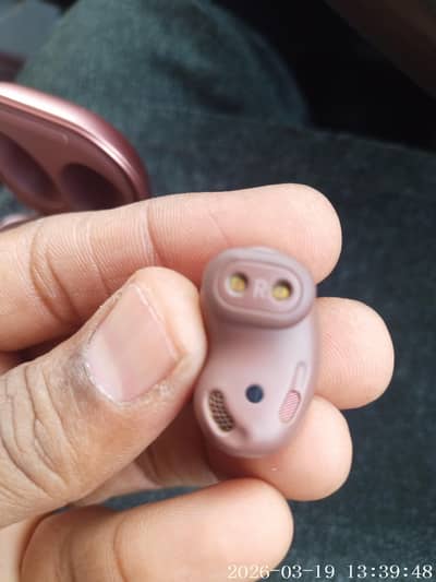 Samsung earbuds