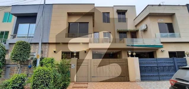 5 MARLA BEAUTIFUL USED HOUSE FOR SALE IN BB BLOCK SECTOR D BAHRIA TOWN LAHORE