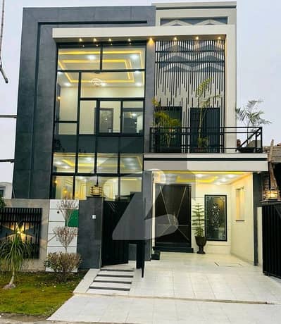 A BEAUTIFUL 5 MARLA HOUSE FOR SALE IN B B BLOCK SECTOR D BAHRIA TOWN LAHORE