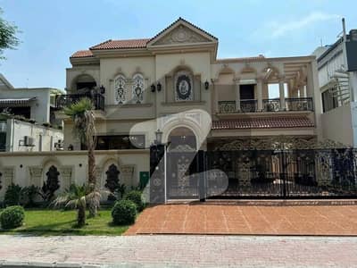 A BEAUTIFUL 1 KANAL HOUSE FOR SALE IN BABAR BLOCK SECTOR A BAHRIA TOWN LAHORE