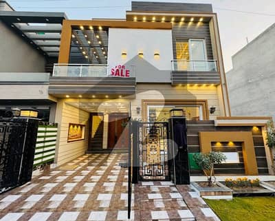 A BEAUTIFUL 5 MARLA HOUSE FOR SALE IN CC BLOCK SECTOR D BAHRIA TOWN LAHORE
