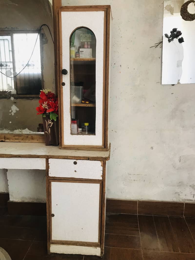 Dressing table with mirror 1