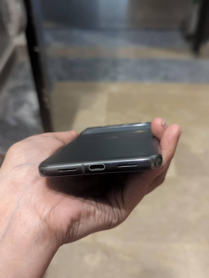 Google Pixel 8 Pro 2