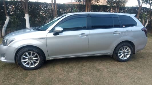 Toyota fielder hybrid 2014