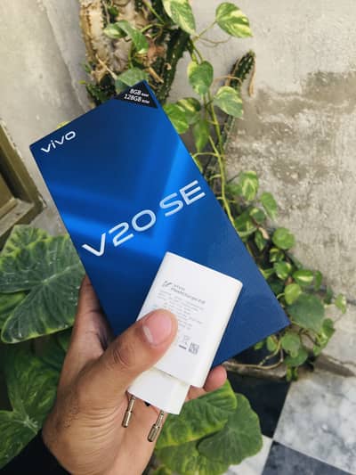 Vivo v20 SE 8/128 pta