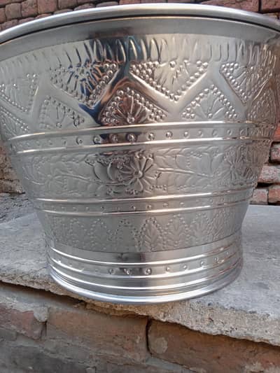 steel tup 24" size wale per design ka kam karwanae ke Liye rabta Karen