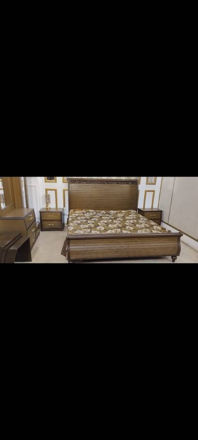 Double bed/king size bed/dressing table/bed set/Poshish bed/furniture
