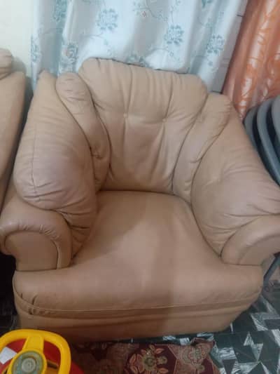 2 seater relaxed able leather sofa