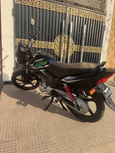 Honda CBF 125 Scratch Less Like Brand New