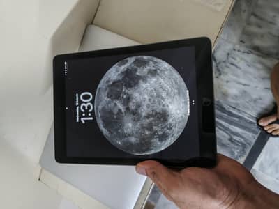 Ipad (6th Gen - 32 GB)