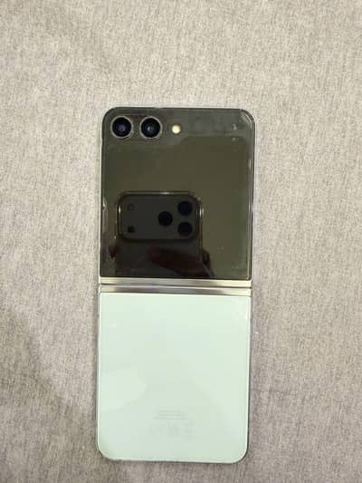 Samsung Z Flip 5 Non PTA