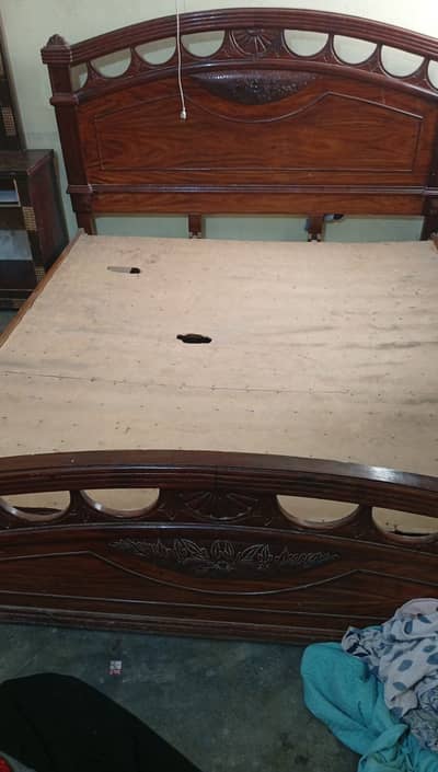 bed & tabels & dressing& bachon ka jhoula