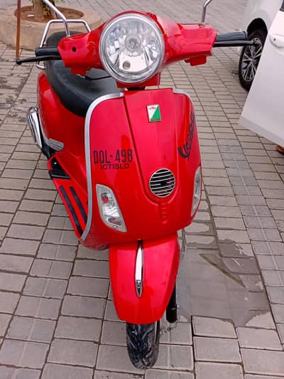 fuel efficiency 7 liter beautiful scooter 2026 model isb registered