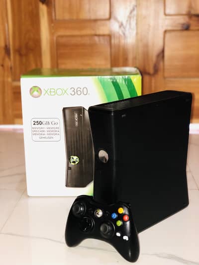 Xbox 360 slim jailbreak 85 games installed 10/10 condition