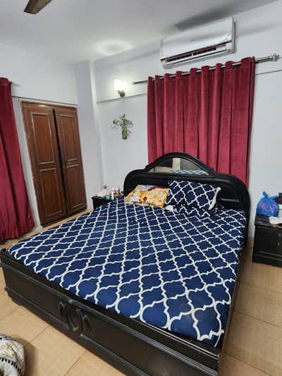 King size bed and 2 side tables