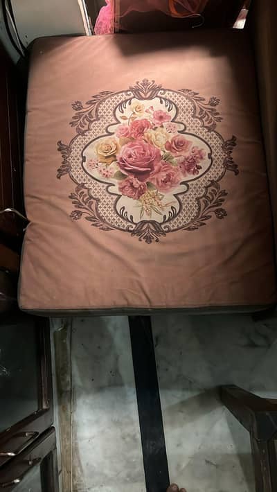 L shape sofa and Table