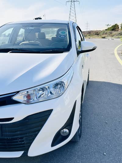 Toyota Yaris Ativ cvt 1.3 full option