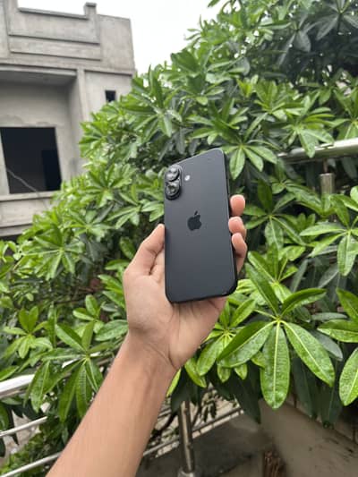 iPhone 16 factory unlock