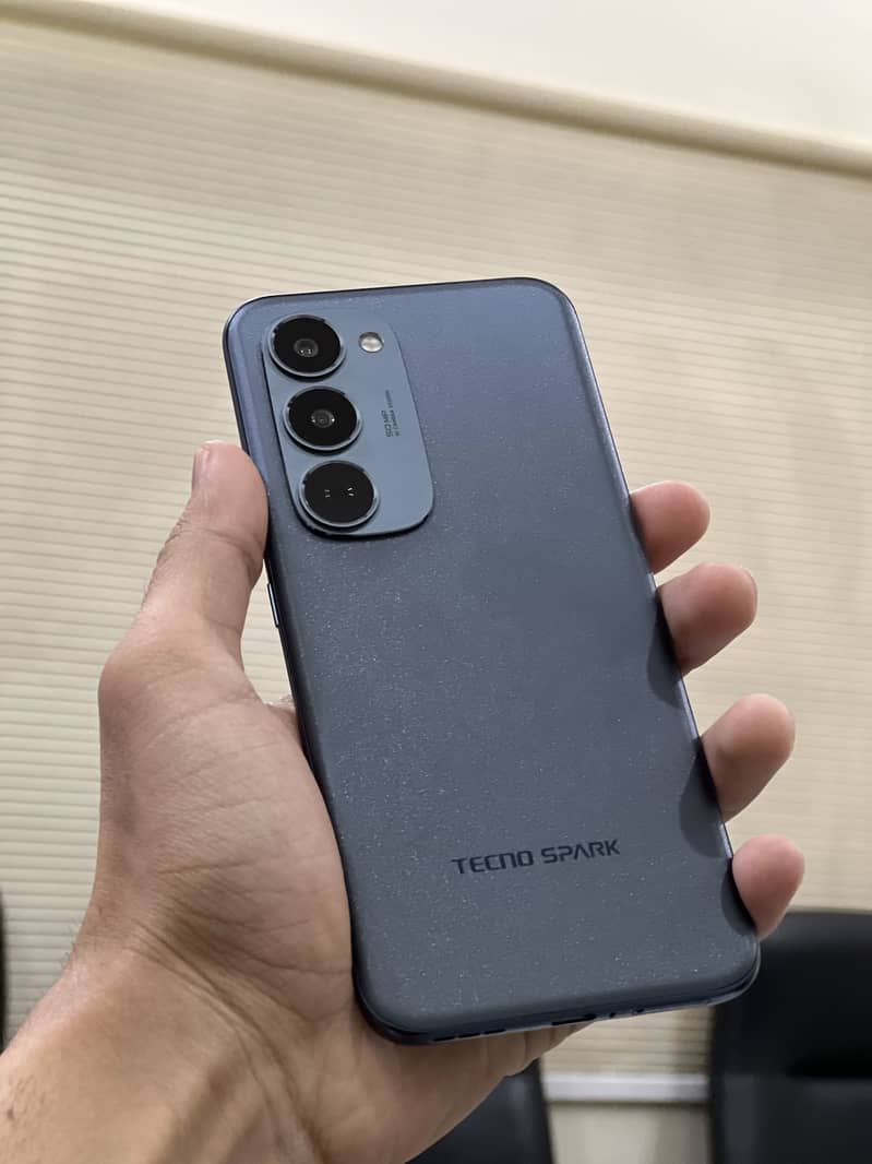 Techno spark 40 pro plus 2