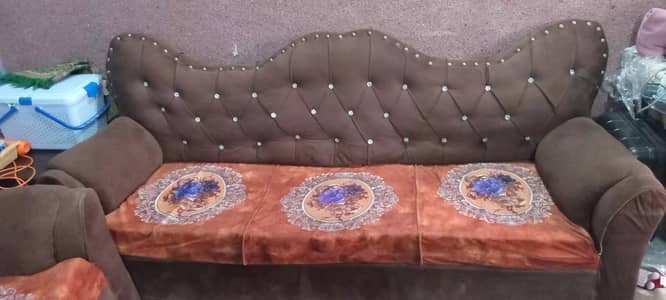 5 Seater Sofa Set, Stylish Button Design, Good Condition ( 2 years Use