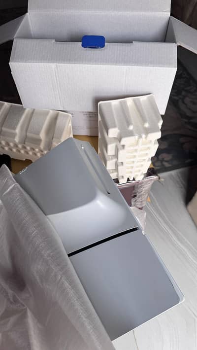 ps5 slim. . just box open