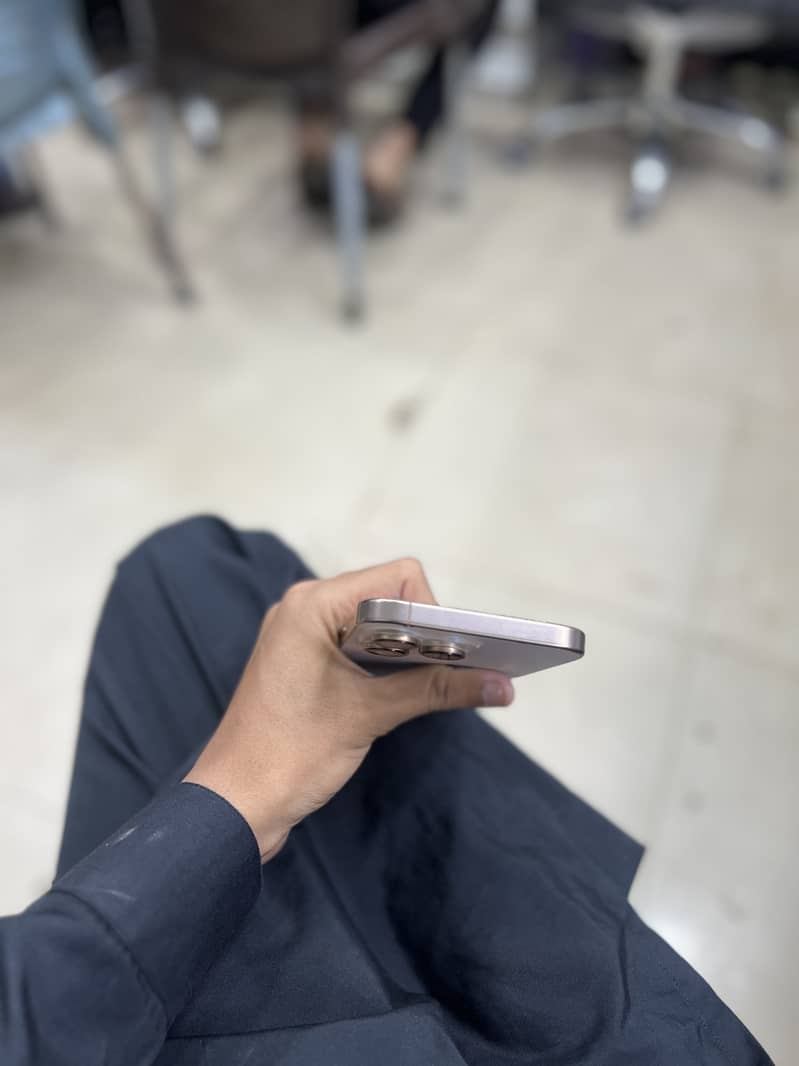 iPhone 16 pro max 6