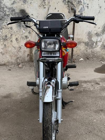 Honda CG 125 2025 Red | 5,817 KM | Lahore Registered | 10/10 Condition