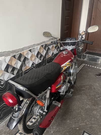 Honda 125 for sale total original 1500 km runig only 03368792397