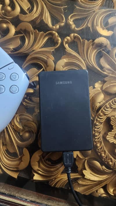 usb 3.0 500 gb external hdd (segate hdd inside). best for laptop n pc