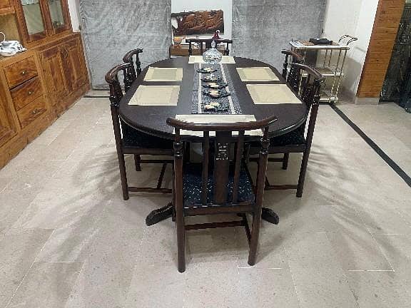 Dining table 0