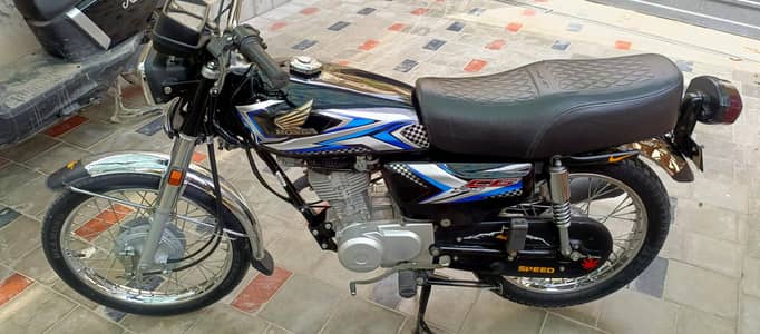 Honda 125 black urgent sale