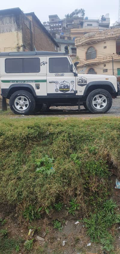 Land Rover Defender Good Condition. Never Got accident