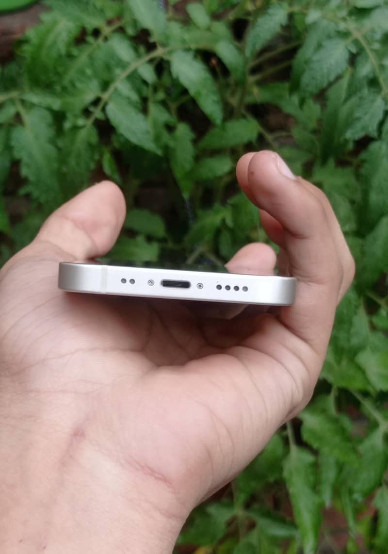 iPhone 13 mini 4