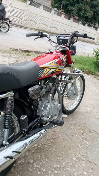 Honda CG 125 2025 model lush condition for sale