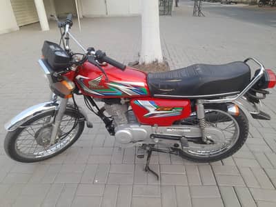 salaam I am selling my bike Honda 125 2022/2023 in genuine condition. .