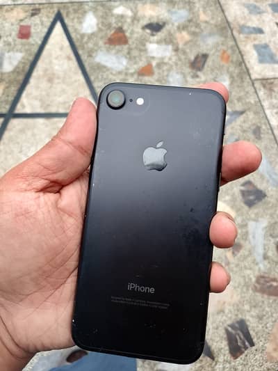Iphone 7 in genuine condition PTA Approved