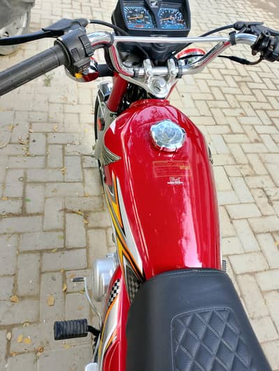 Honda CG 125 | Model 2025  Hyderabad (Red)