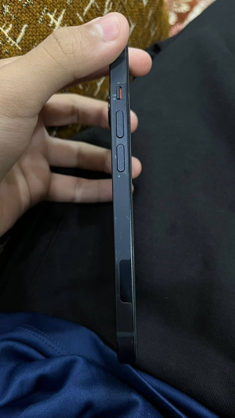 iPhone 14 3